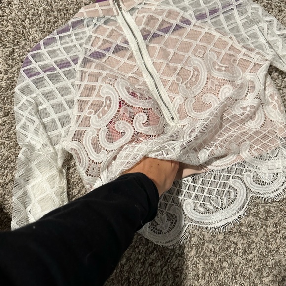 Lace top - Picture 3 of 4